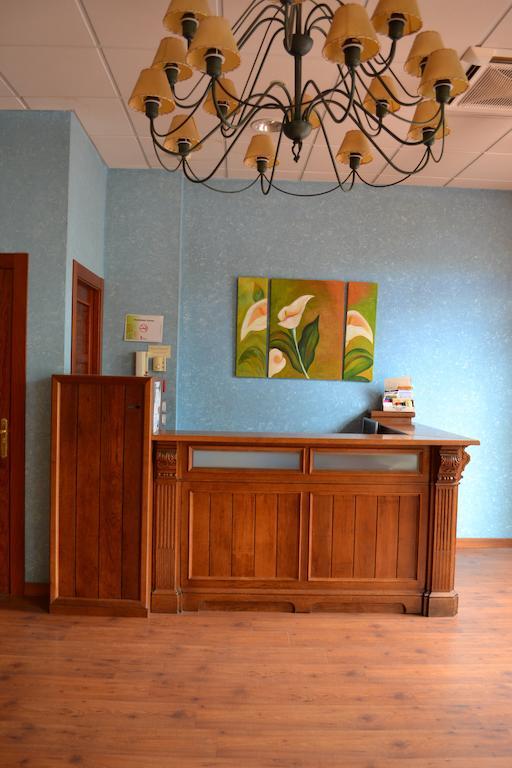 לאון Hostal Quevedo מראה חיצוני תמונה